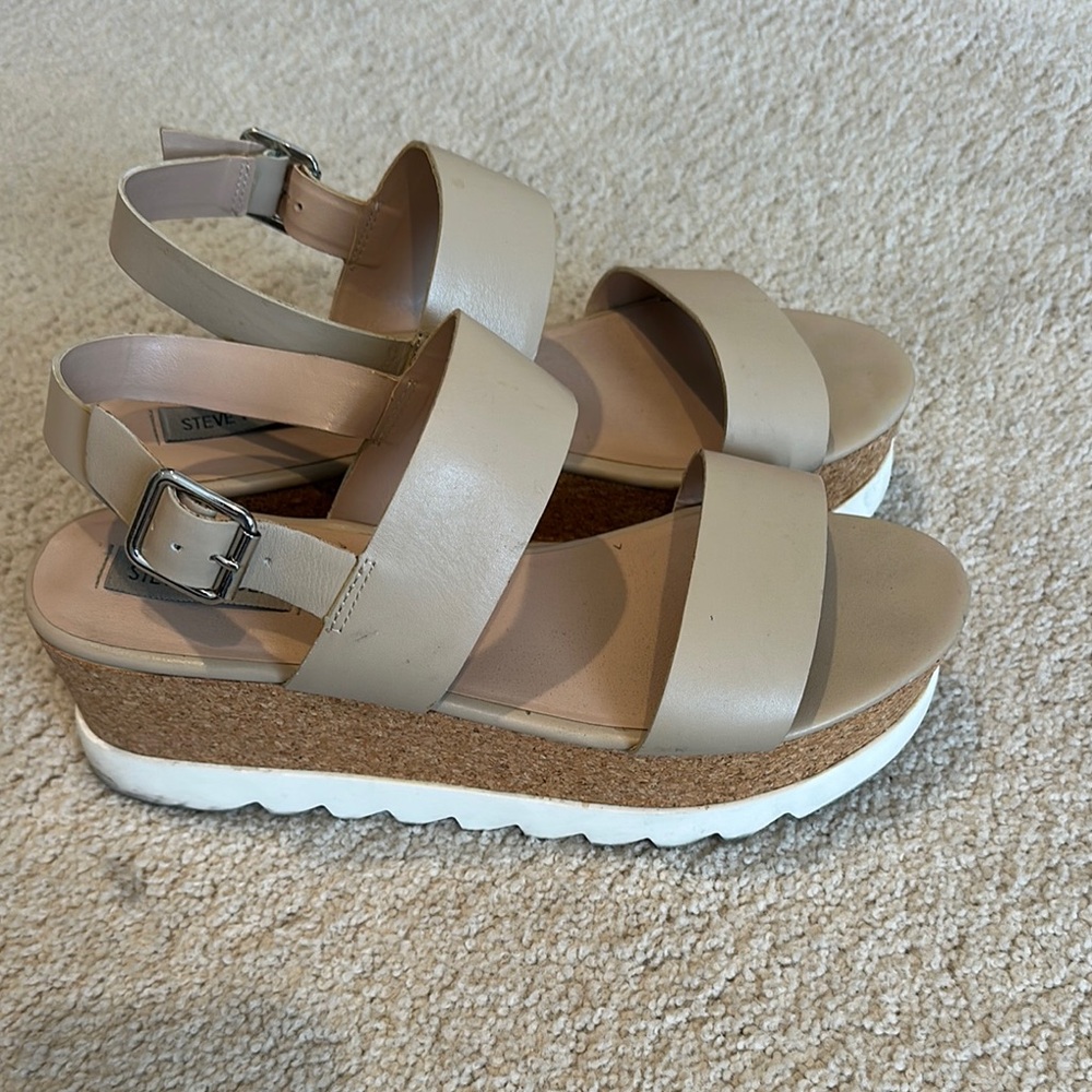 Steve Madden Women's Tan Platform Sandals - Picture 4 of 9